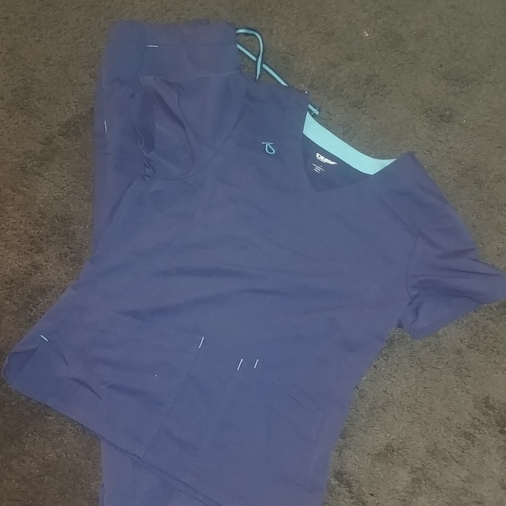 Scrub set top and bottoms